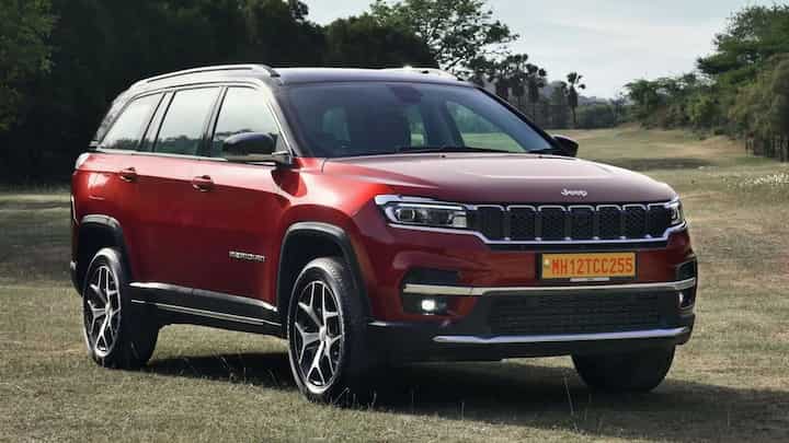 2023-jeep-meridian-front-angle